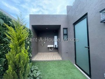 VENTA. Puerta Real - Casa de una planta con 2 recámaras