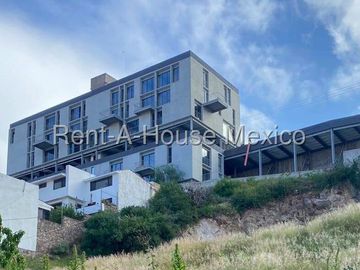 VENTA. Loma Dorada - Departamento con 1 recámara y terraza
