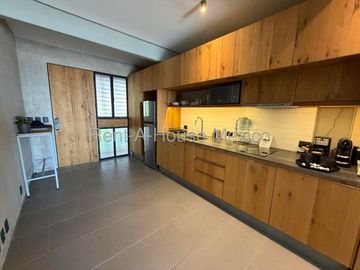VENTA. Loma Dorada - Departamento con 1 recámara y terraza