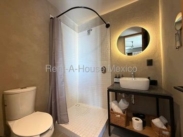 VENTA. Loma Dorada - Departamento con 1 recámara y terraza