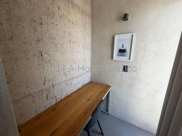 VENTA. Loma Dorada - Departamento con 1 recámara y terraza