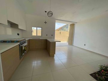 CASA NUEVA EN VENTA EN LOMSA DE CORTES 3 REC ALBERCA BUENA UBICACIÓN