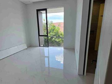 rumah gress di pandugo surabaya
