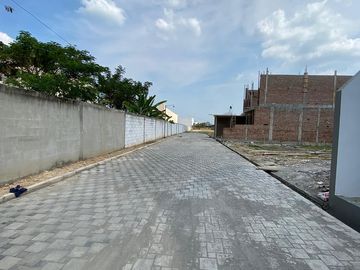 kavlingan tanah siap bangun luas 150m2 posisi hadap timur lokasi strategis di perum venesia solobaru dekat dari rs dr oen soba