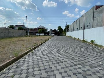kavlingan tanah siap bangun luas 150m2 posisi hadap timur lokasi strategis di perum venesia solobaru dekat dari rs dr oen soba
