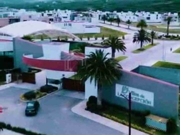 RENTA O VENTA, EXCLUSIVA RESIDENCIA FRENTE A LA UFD!!