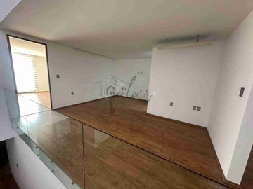 RENTA O VENTA, EXCLUSIVA RESIDENCIA FRENTE A LA UFD!!