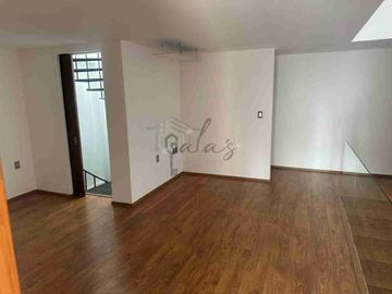 RENTA O VENTA, EXCLUSIVA RESIDENCIA FRENTE A LA UFD!!