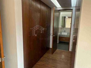 RENTA O VENTA, EXCLUSIVA RESIDENCIA FRENTE A LA UFD!!