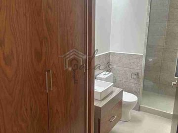 RENTA O VENTA, EXCLUSIVA RESIDENCIA FRENTE A LA UFD!!