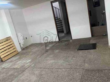 RENTA O VENTA, EXCLUSIVA RESIDENCIA FRENTE A LA UFD!!