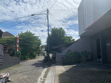 Rumah LUX Garasi 12mobil di area Buahbatu cocok untuk tinggal dan usaha