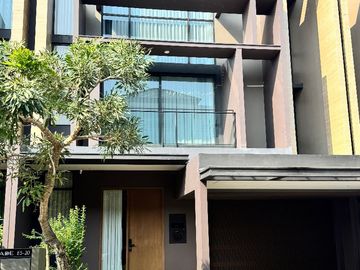 Want to sell Rumah Mewah di Zora Kanade  BSD City