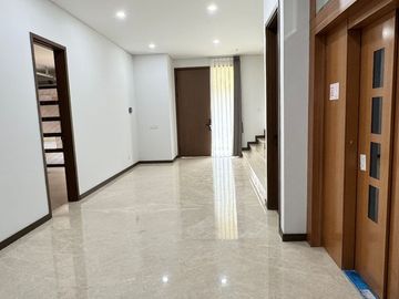 Want to sell Rumah Mewah di Zora Kanade  BSD City