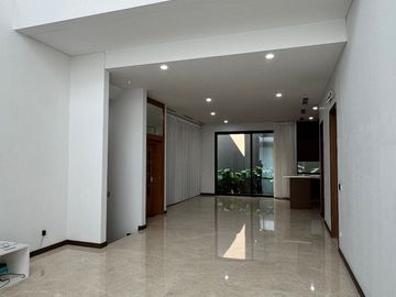 Want to sell Rumah Mewah di Zora Kanade  BSD City
