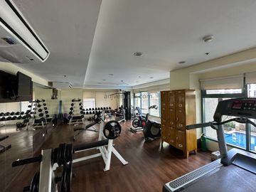 1BR Loft Condo for Sale in McKinley Park Residences BGC near St. Luke’s