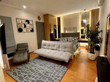 Disewakan Rumah 3 Lantai Full Furnished Di Vanya Park Alesha House BSD
