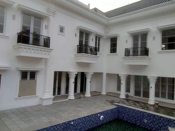 Dijual rumah cantik mewah di Sentul City  Cluster Mediteranian Golf Hijau