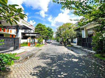 Dijual Rumah 2 Lantai Kondisi Bagus siap huni Central Park Ahmad Yani Parkir luas