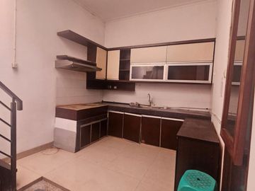 Dijual Rumah Siap Huni di Kawasan Singgasana Pradana Bandung