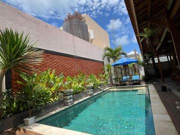 Villa Tropical Modern Minimalis Khas Bali Area strategis Ungasan