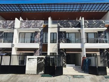 Disewakan Rumah Baru Gress DiJalan Raya Kertajaya Indah Tengah