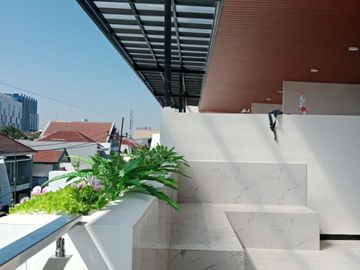 Disewakan Rumah Baru Gress DiJalan Raya Kertajaya Indah Tengah