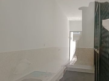 Disewakan Rumah Baru Gress DiJalan Raya Kertajaya Indah Tengah