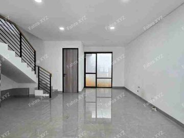 rumah baru 2,5 lantai 
DUREN sawit