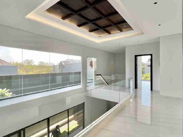 New House Mewah Konsep Villa Di Bukit Golf Mediterania Somerset Di Area Golf Citraland 3 Lantai
