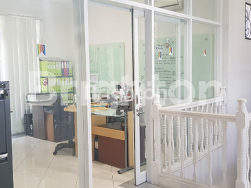 RUMAH MEWAH FULLY FURNISH DI BALIKPAPAN BARU PARIS(Y426)
