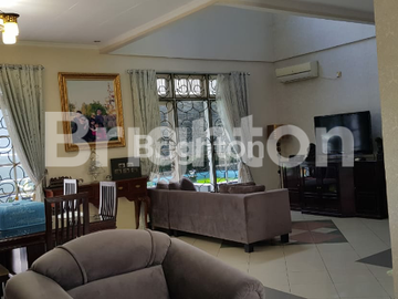 RUMAH MEWAH FULLY FURNISH DI BALIKPAPAN BARU PARIS(Y426)