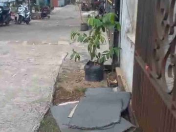 Dijual 1 rumah + 3 unit ruko harga 435 juta nego luas tanah 215 meter