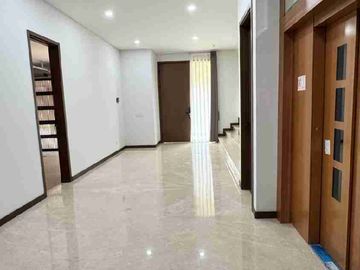DIJUAL ATAU DISEWA RUMAH KANADE THE ZORA BSD FURNISHED DAPUR DAN GORDEN PREMIUM ADA LIFT