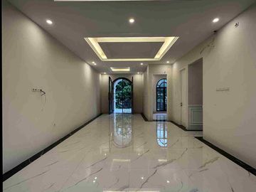 Rumah Baru Luxury American House dalam Komplek elit Jakarta Selatan