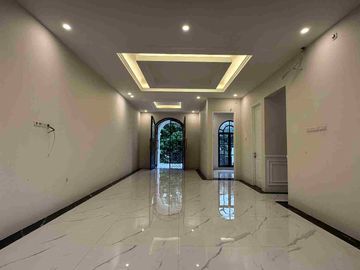 Rumah Baru Luxury American House dalam Komplek elit Jakarta Selatan