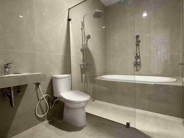 Rumah Baru Luxury American House dalam Komplek elit Jakarta Selatan
