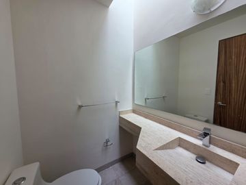 CASA EN RENTA RESIDNECIAL MARROKA, LEÓN GUANAJUATO