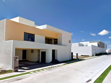 CASA EN VENTA LOMAS 3era. SECCION , SAN LUIS POTOSI !