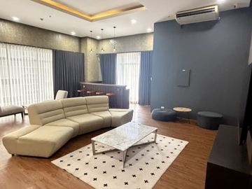 Combined 3BR Unit with 2 Parking in The Infinity BGC for Sale