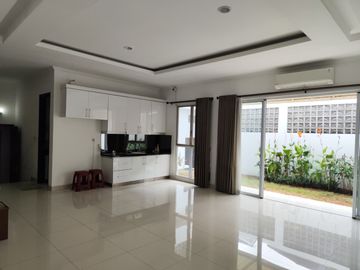 Rumah 2lt luas 14x20 280meter 4KT Cluster Palm Spring JGC Jakarta Garden City