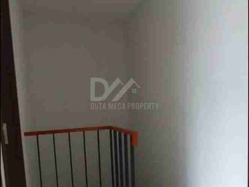 Dijual Capat BU Rumah cantik di Graha Raya