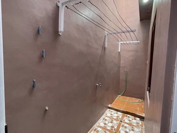 DIJUAL RUMAH 2 LANTAI DI  SEMANGGI - PASAR KLIWON SOLO