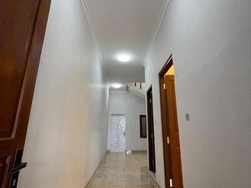 DIJUAL RUMAH 2 LANTAI DI  SEMANGGI - PASAR KLIWON SOLO