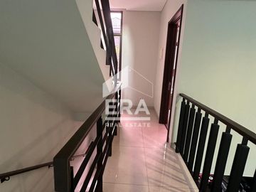 Disewakan Rumah Summarecon Bekasi Cluster Morizen