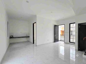 rumah hoek american classic brand new mahagoni park