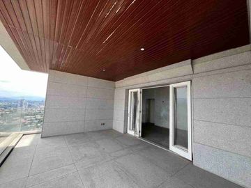 Departamento en Torre Heritage, dentro de Puerta de Hierro