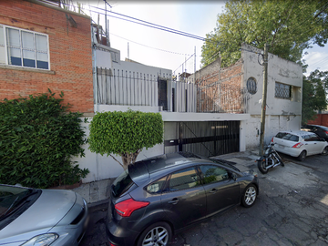 Casa con 3 habitaciones, cerca de Av. Santa Anna, Coyoacan, CDMX.