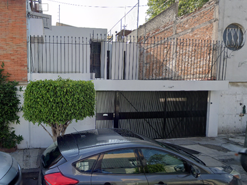 Casa con 3 habitaciones, cerca de Av. Santa Anna, Coyoacan, CDMX.