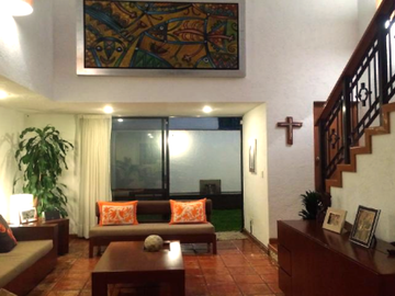Casa con 3 habitaciones, cerca de Av. Santa Anna, Coyoacan, CDMX.